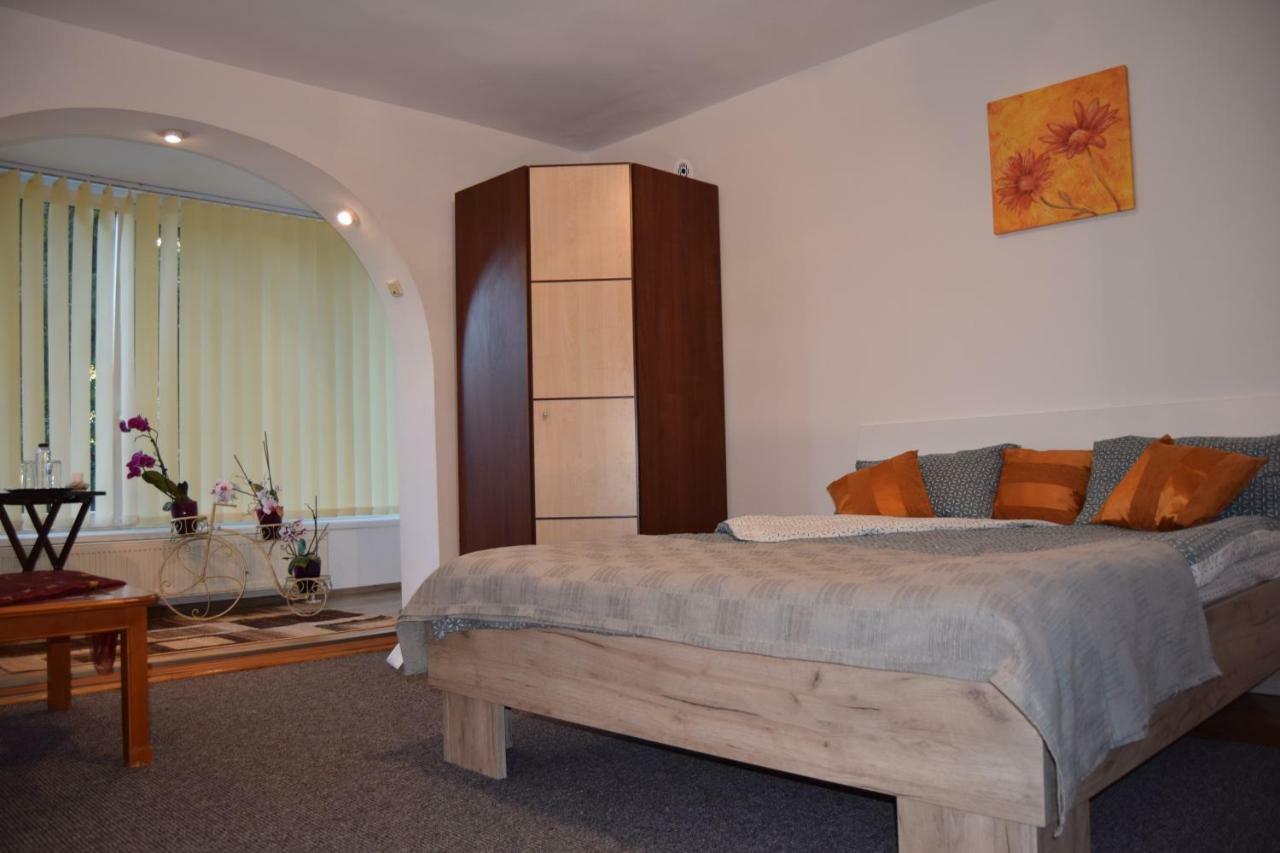 Central Appartment St'S Martin Church Braşov Exterior foto